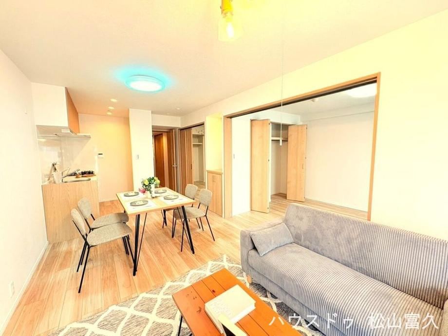 3LDK apartment in Matsuyama, Ehime - Photo 1