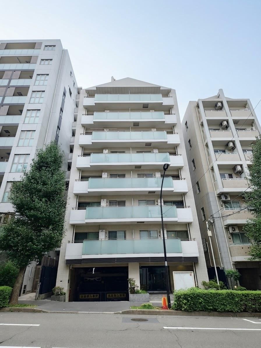 1LDK+S apartment in Shibuya Ward, Tokyo - Photo 1