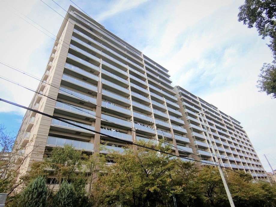 4LDK+S apartment in Suita, Osaka - Photo 1