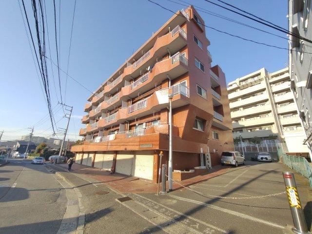 3LDK apartment in Totsuka Ward, Yokohama, Kanagawa - Photo 1