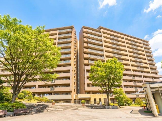 3LDK apartment in Inagi, Tokyo - Photo 1