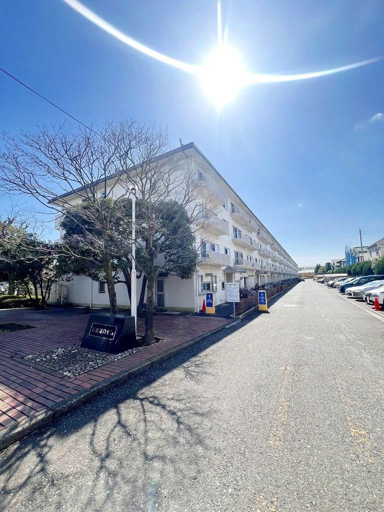 3LDK apartment in Mitaka, Tokyo - Photo 1