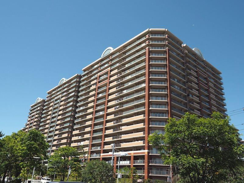 4LDK apartment in Urayasu, Chiba - Photo 1