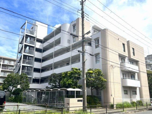 3LDK apartment in Ichikawa, Chiba - Photo 1