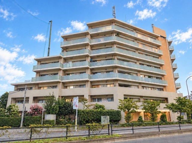 3LDK apartment in Chofu, Tokyo - Photo 1