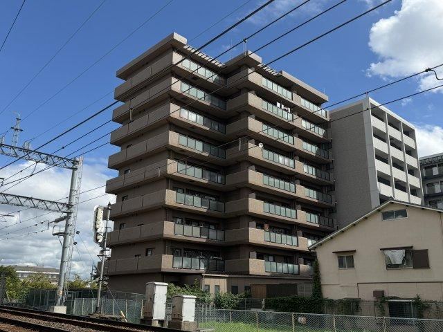 2LDK+S apartment in Toyonaka, Osaka - Photo 1