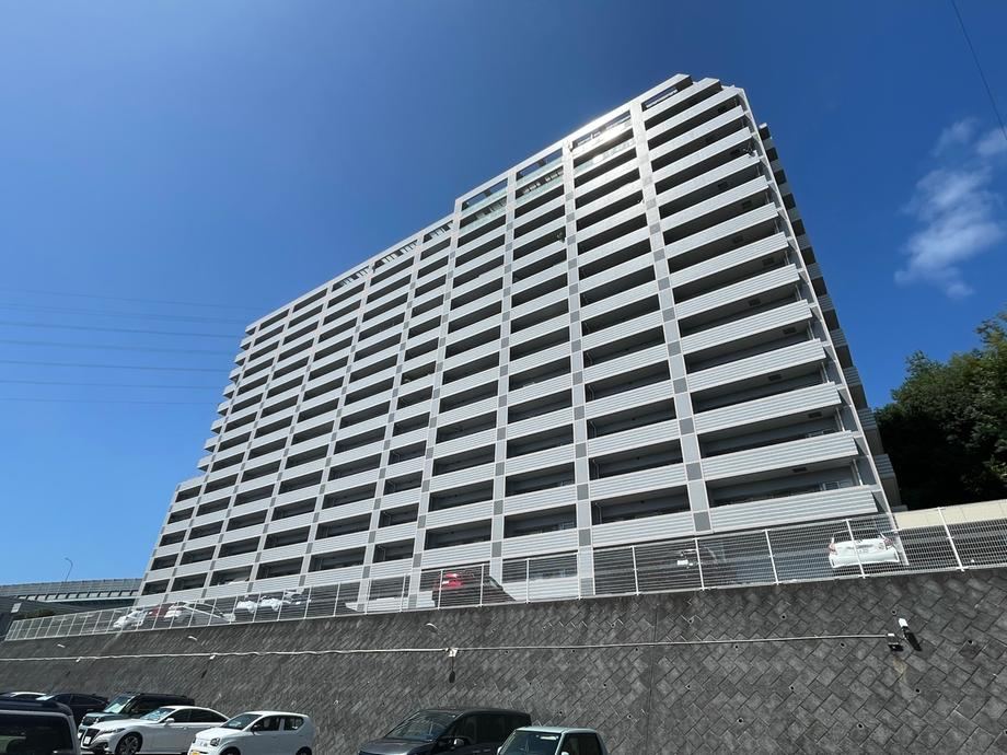 2LDK+S apartment in Nishi Ward, Hiroshima - Photo 1