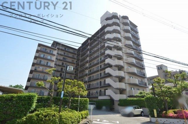 3LDK apartment in Itami, Hyogo - Photo 1