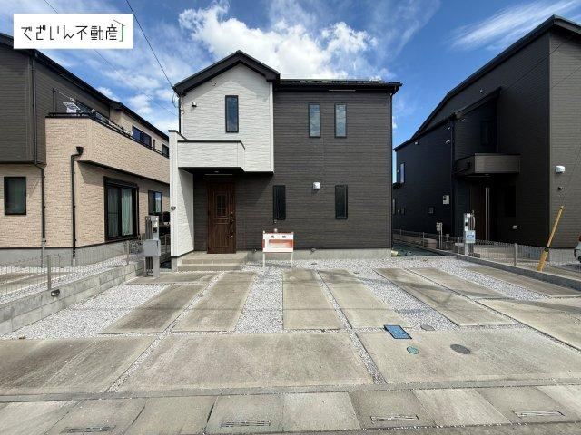 5LDK house in Kawajima, Hiki District, Saitama - Photo 1