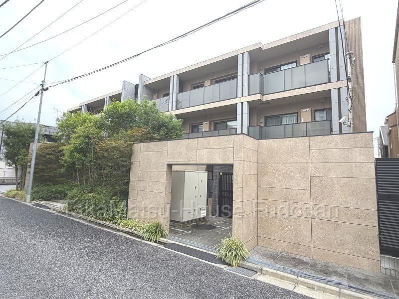 2LDK apartment in Shinjuku Ward, Tokyo - Photo 1