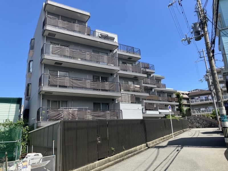 2LDK apartment in Toyonaka, Osaka - Photo 1
