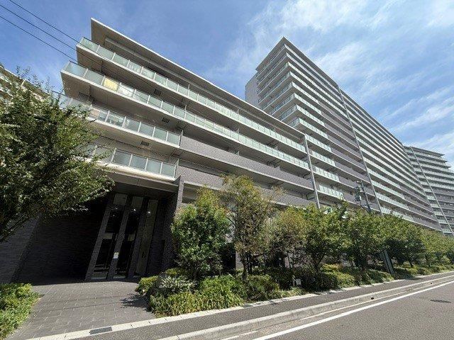 4LDK apartment in Nagakute, Aichi - Photo 1