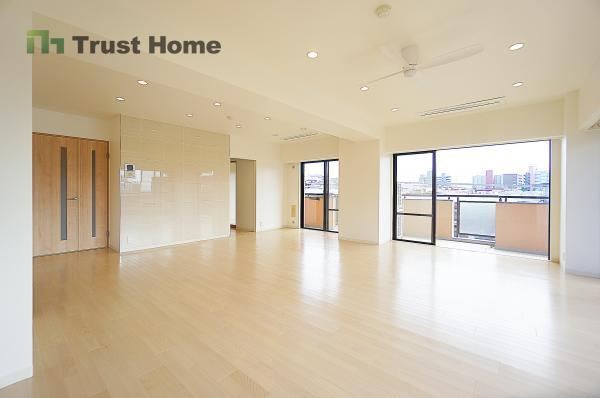 3LDK apartment in Toyonaka, Osaka - Photo 1