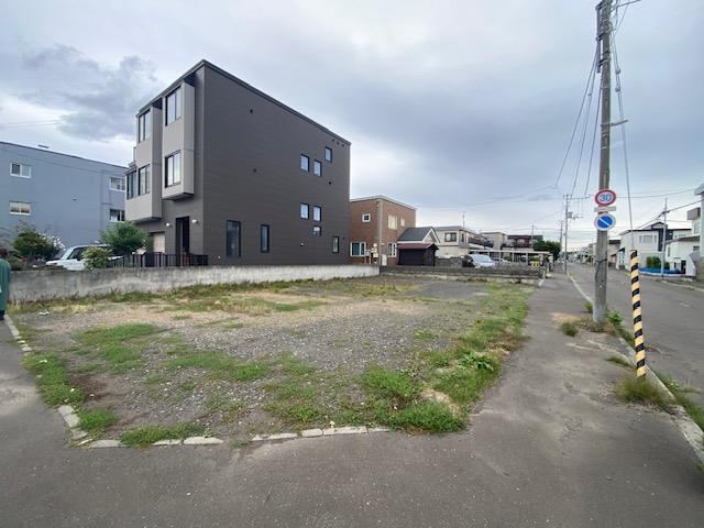 228 m² land in Kita Ward, Sapporo, Hokkaido - Photo 1