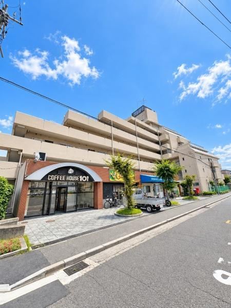 3LDK apartment in Matsubara, Osaka - Photo 1