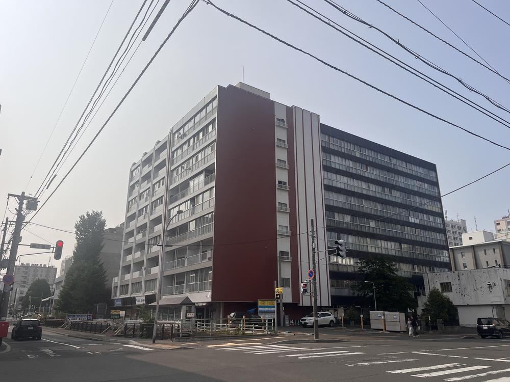 3LDK apartment in Chuo Ward, Sapporo, Hokkaido - Photo 1