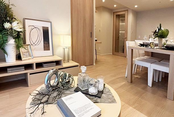 2LDK+S apartment in Minato Ward, Tokyo - Photo 1