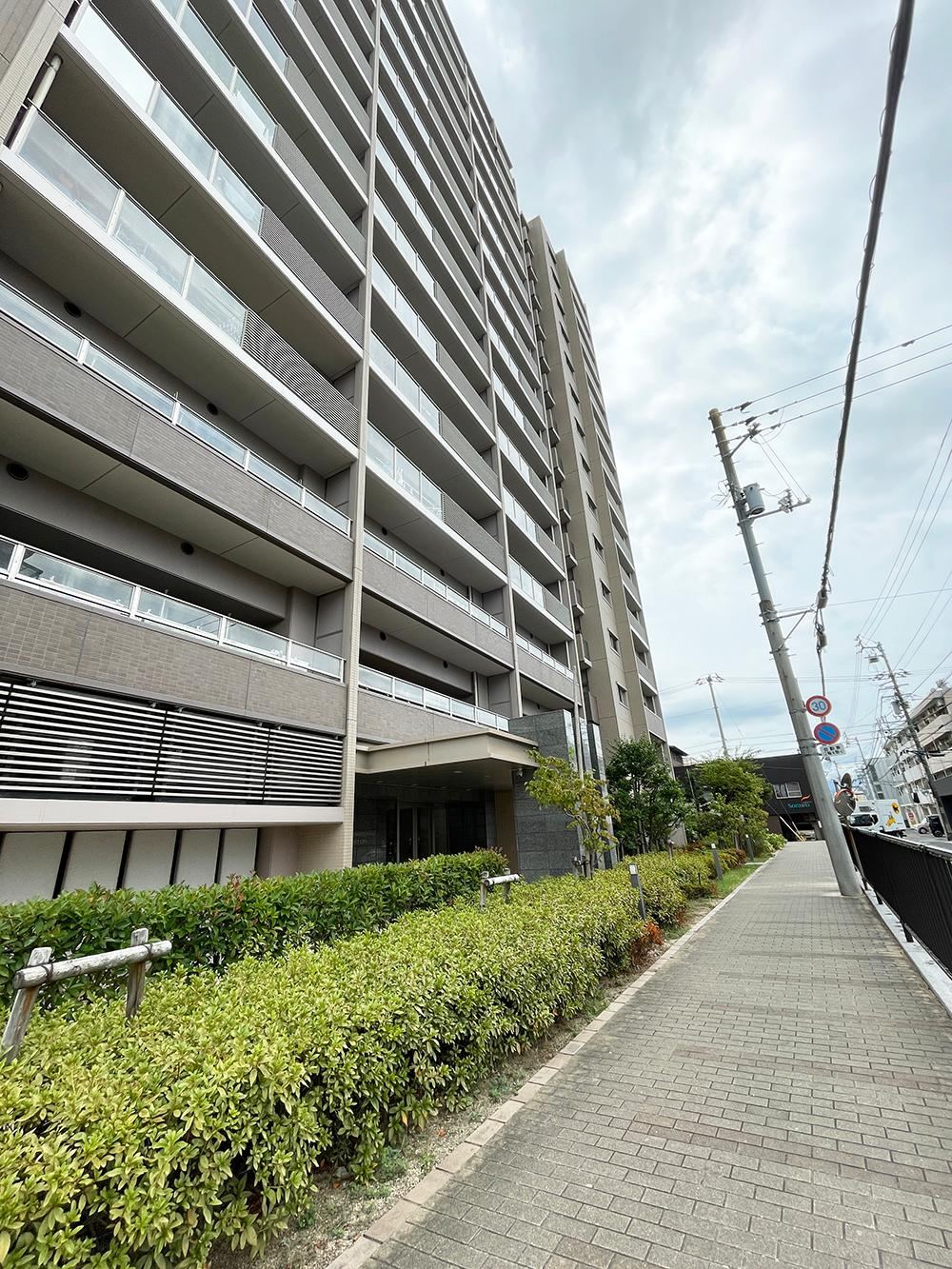 3LDK+S apartment in Matsuyama, Ehime - Photo 1