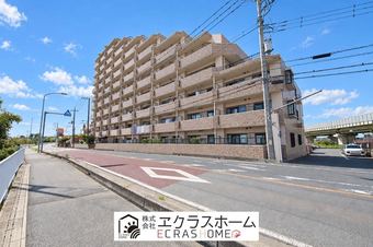 3LDK apartment in Satte