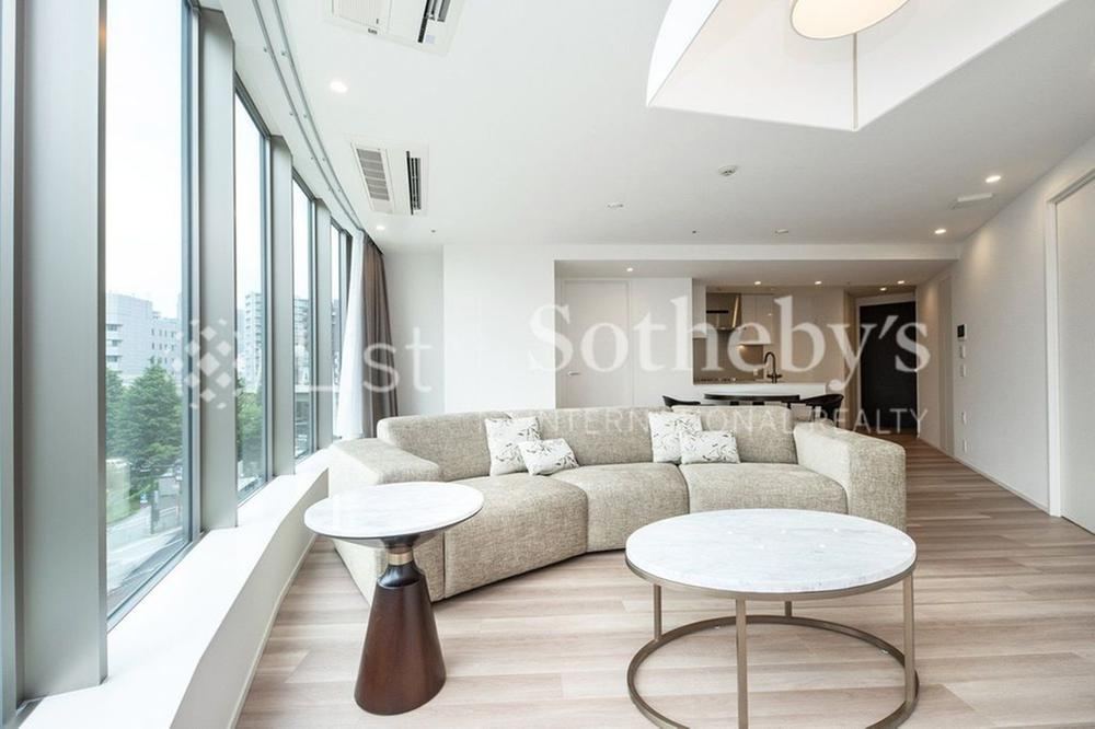 2LDK apartment in Shibuya Ward, Tokyo - Photo 1