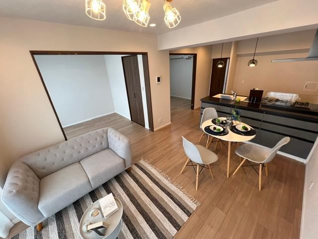 3LDK apartment in Higashiosaka, Osaka - Photo 1
