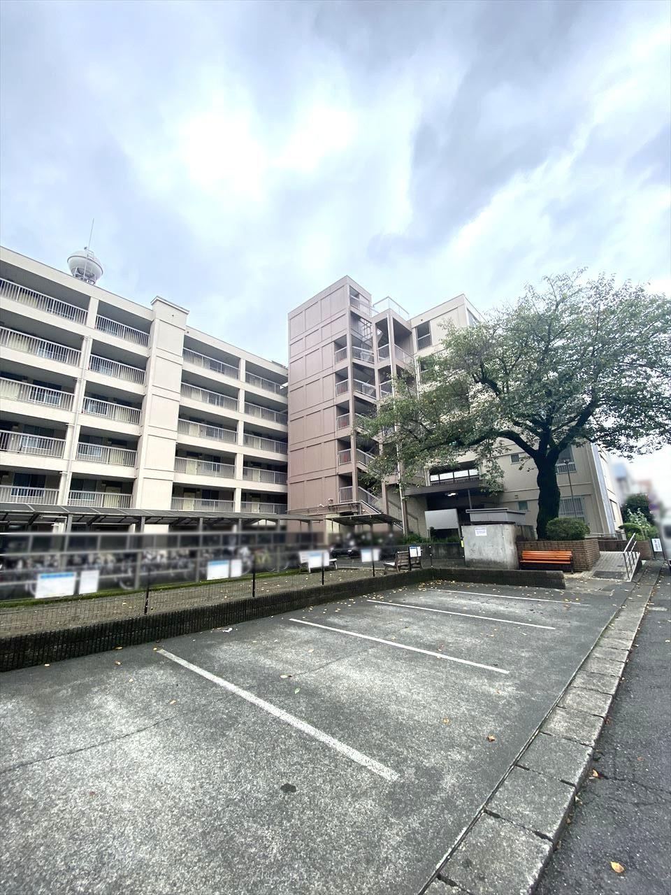 2LDK apartment in Hino, Tokyo - Photo 1