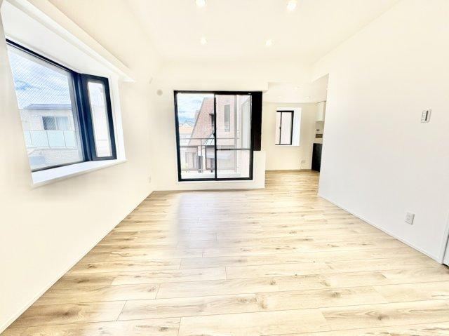 3LDK apartment in Higashinada Ward, Kobe, Hyogo - Photo 1