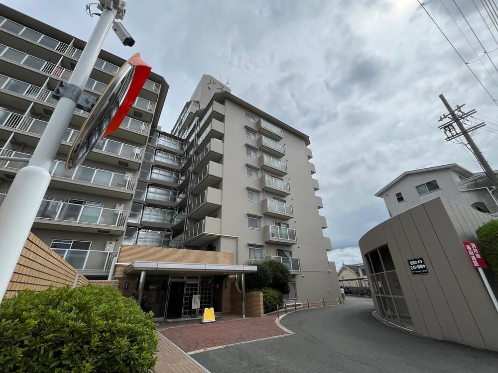 3LDK apartment in Hirakata, Osaka - Photo 1