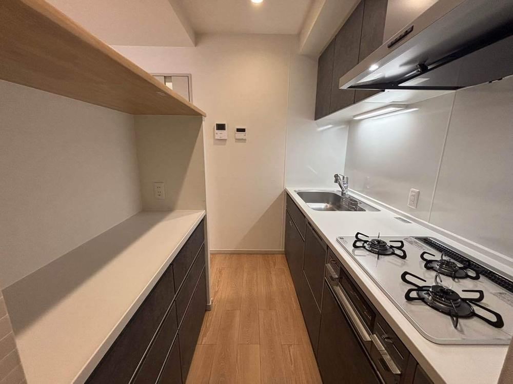 3LDK apartment in Tennoji Ward, Osaka - Photo 1