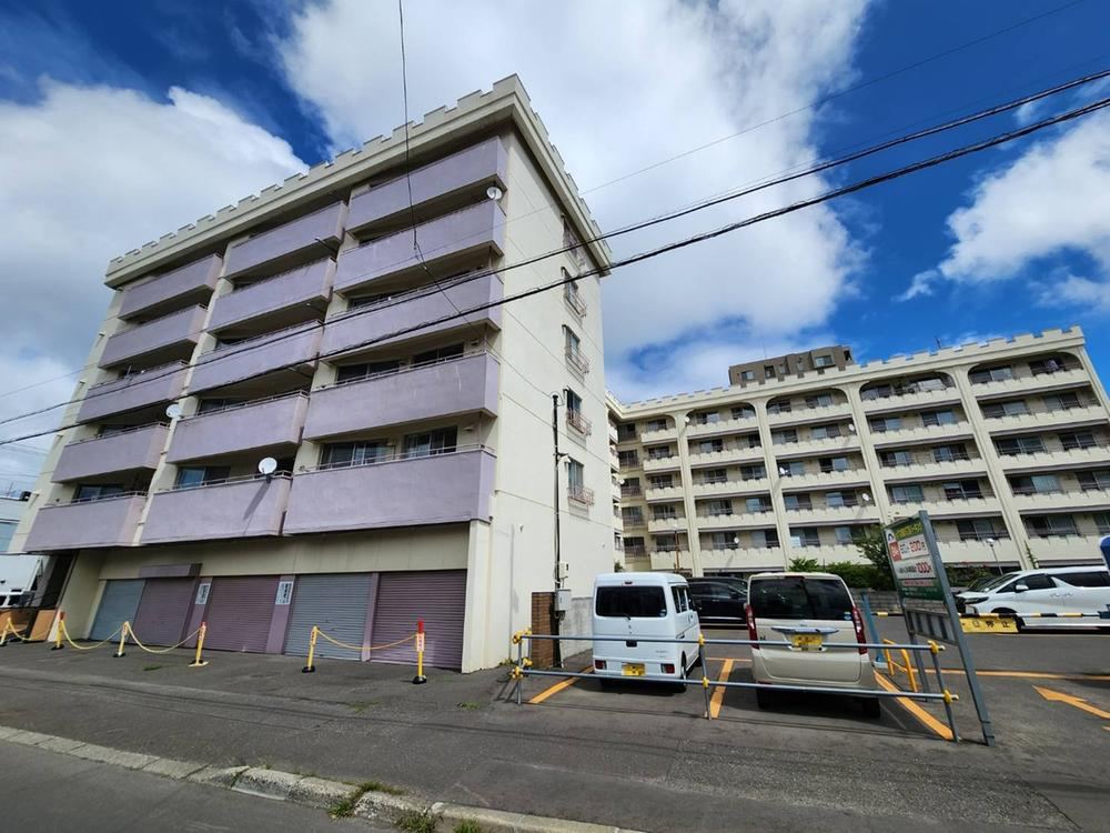 2DK apartment in Toyohira Ward, Sapporo, Hokkaido - Photo 1