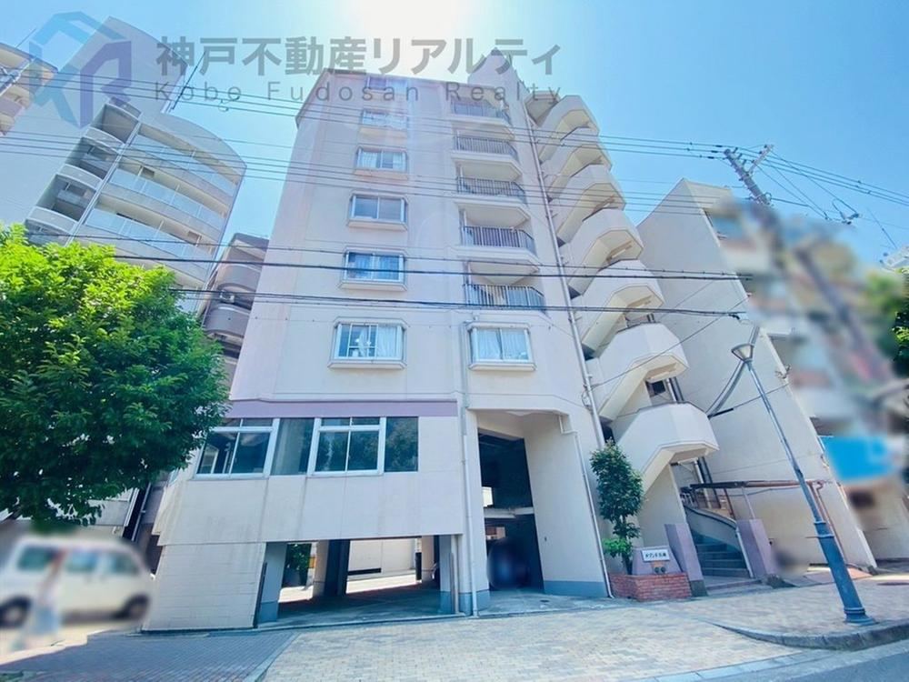 3LDK apartment in Hyogo Ward, Kobe, Hyogo - Photo 1