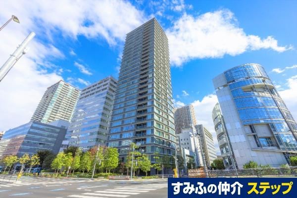 2LDK apartment in Minato Ward, Tokyo - Photo 1
