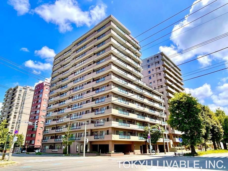 4LDK apartment in Chuo Ward, Sapporo, Hokkaido - Photo 1