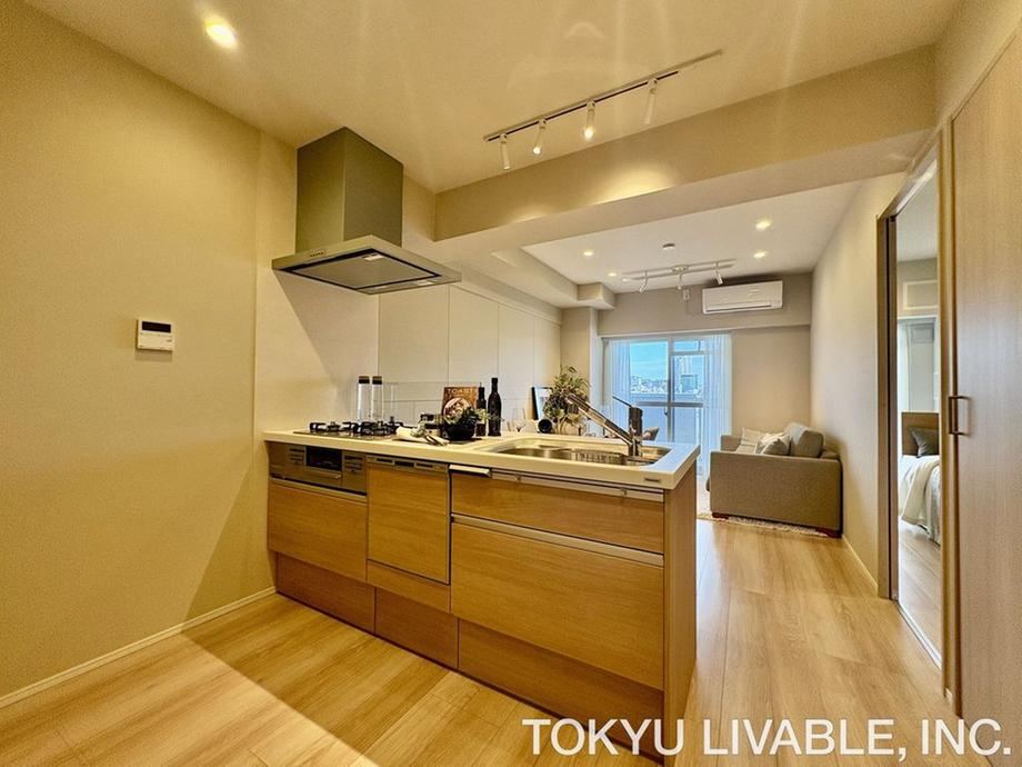 2LDK+S apartment in Nakano Ward, Tokyo - Photo 1