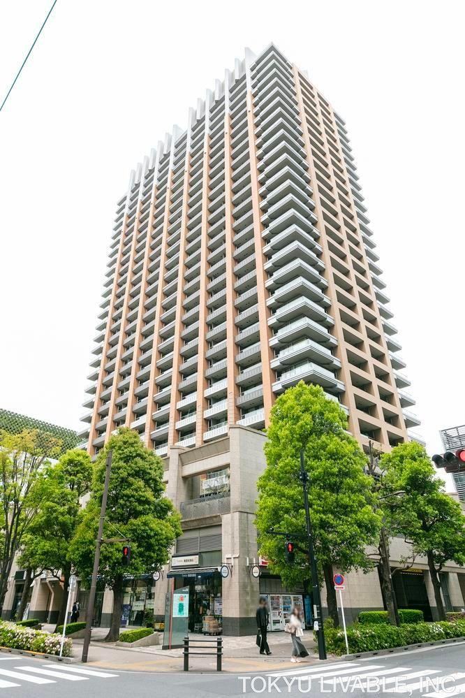 2LDK apartment in Chiyoda Ward, Tokyo - Photo 1