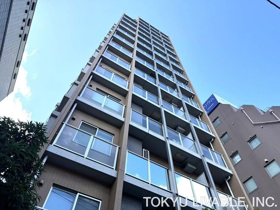 2LDK apartment in Minato Ward, Tokyo - Photo 1