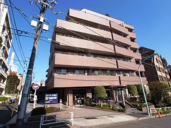 1LDK apartment in Shibuya Ward, Tokyo - Photo 1