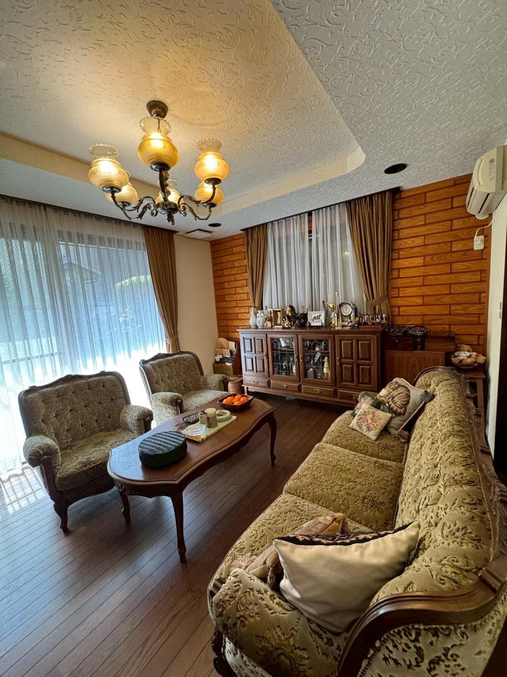 6LDK house in Mino, Osaka - Photo 1