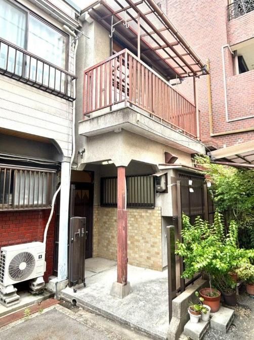 3DK house in Joto Ward, Osaka - Photo 1