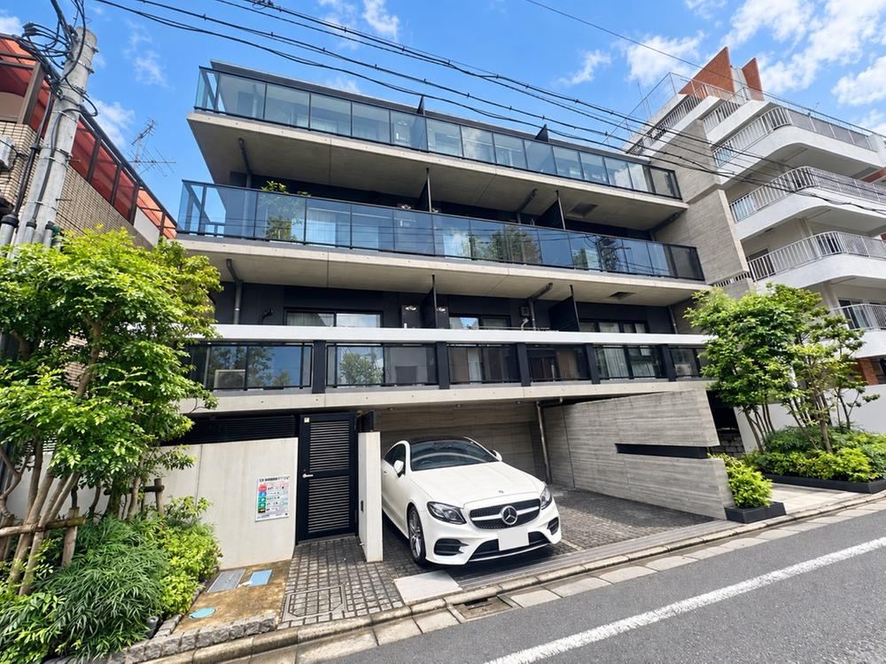 2LDK apartment in Suginami Ward, Tokyo - Photo 1