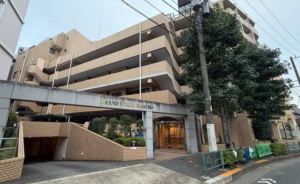 3LDK apartment in Suginami Ward, Tokyo - Photo 1