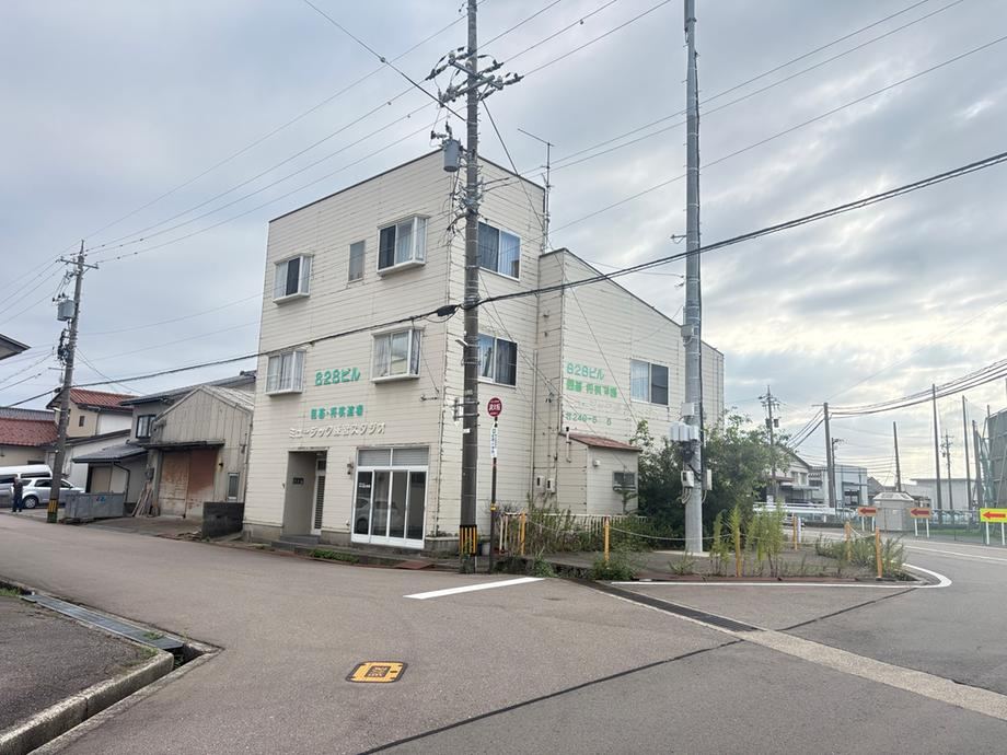 208 m² land in Kanazawa, Ishikawa - Photo 1