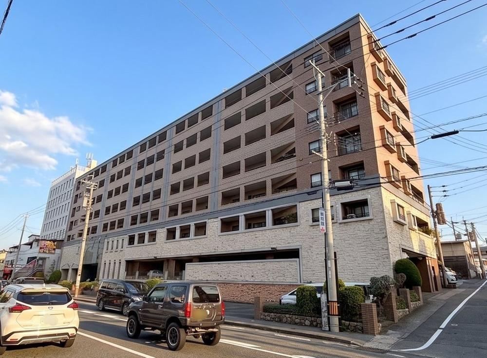 4LDK apartment in Kasuga, Fukuoka - Photo 1