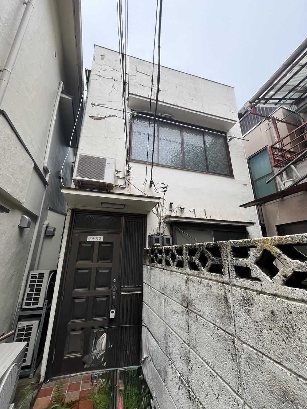 1K house in Shinjuku Ward, Tokyo - Photo 1