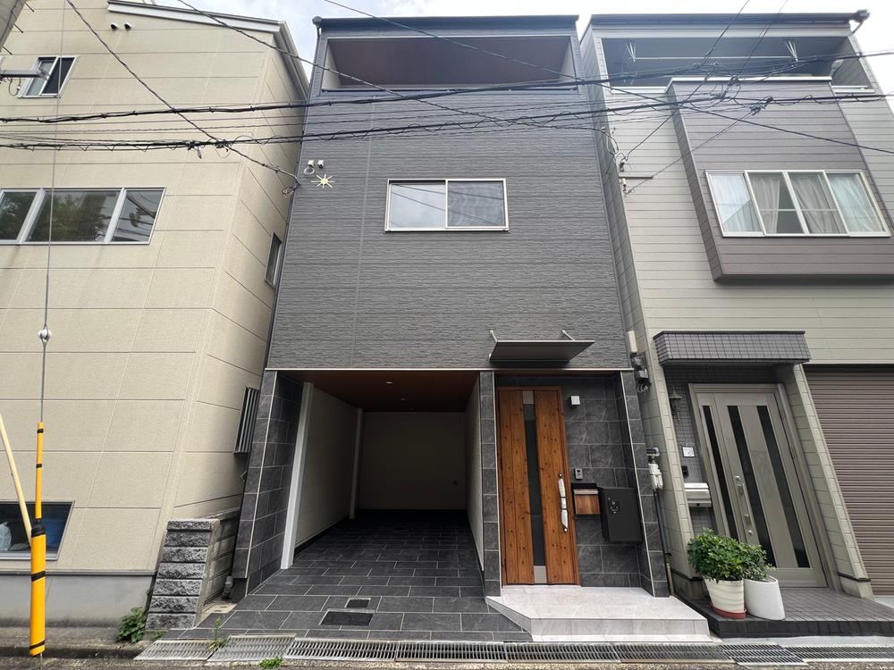 3LDK house in Tsurumi Ward, Osaka - Photo 1