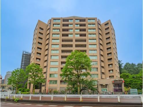 3LDK apartment in Shinjuku Ward, Tokyo - Photo 1