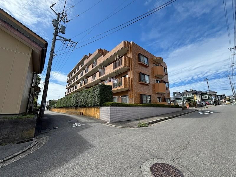 3LDK apartment in Nishi Ward, Niigata - Photo 1