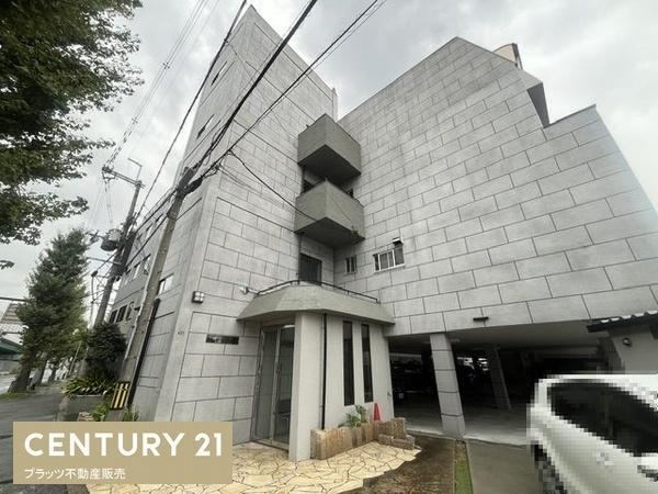2LDK apartment in Toyonaka, Osaka - Photo 1