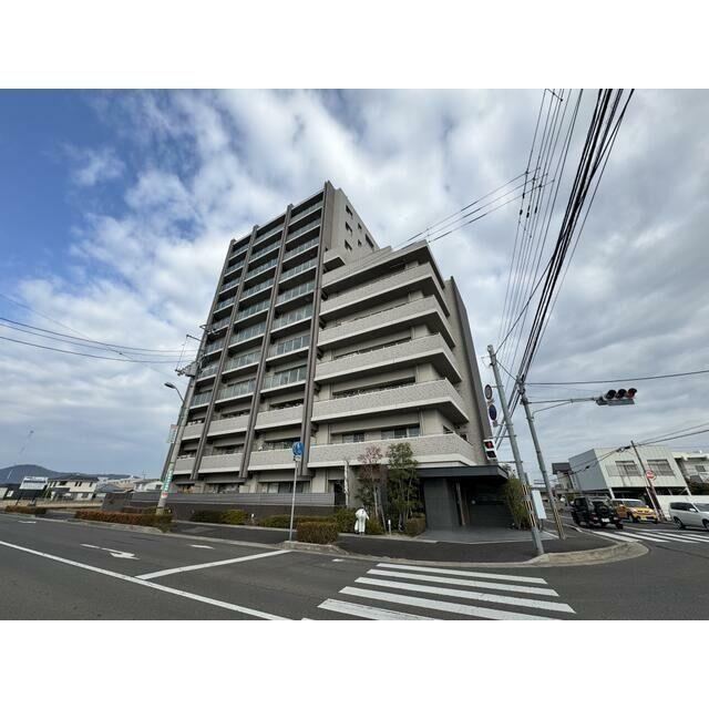 2LDK apartment in Takamatsu, Kagawa - Photo 1
