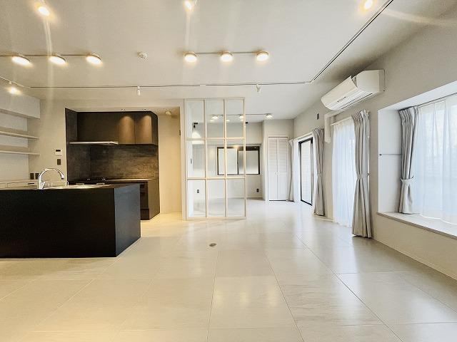 2LDK+S apartment in Hakata Ward, Fukuoka - Photo 1